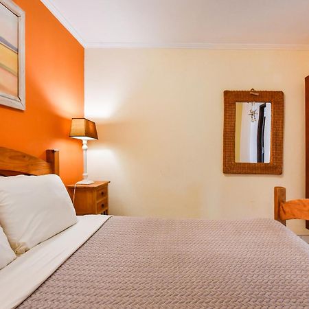 Brisas Studio Apartments Palm Beach Exterior foto