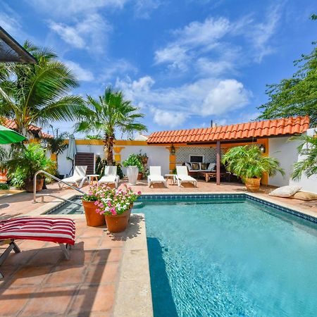 Brisas Studio Apartments Palm Beach Exterior foto
