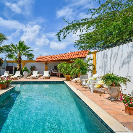 Brisas Studio Apartments Palm Beach Exterior foto