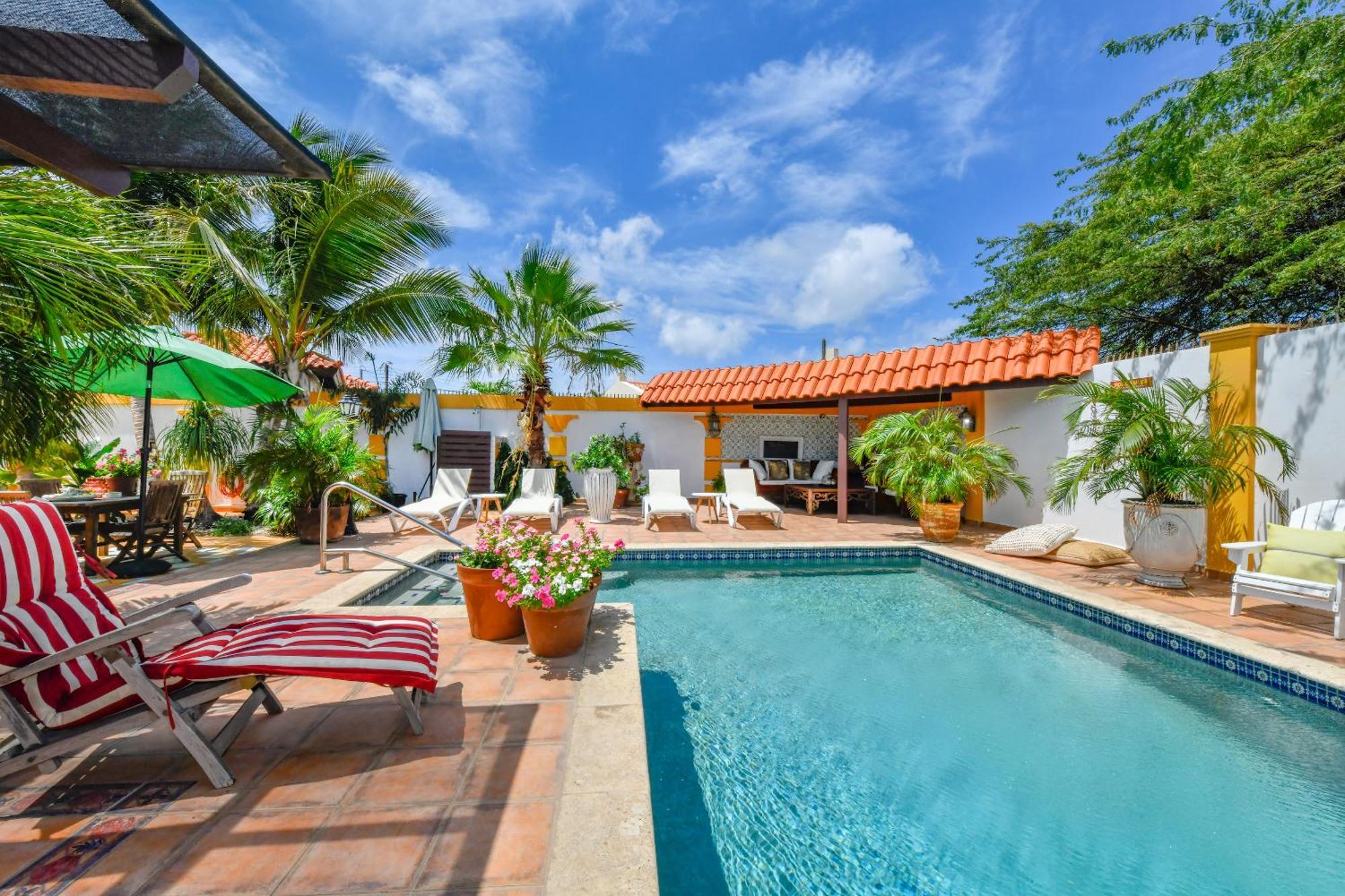 Brisas Studio Apartments Palm Beach Exterior foto