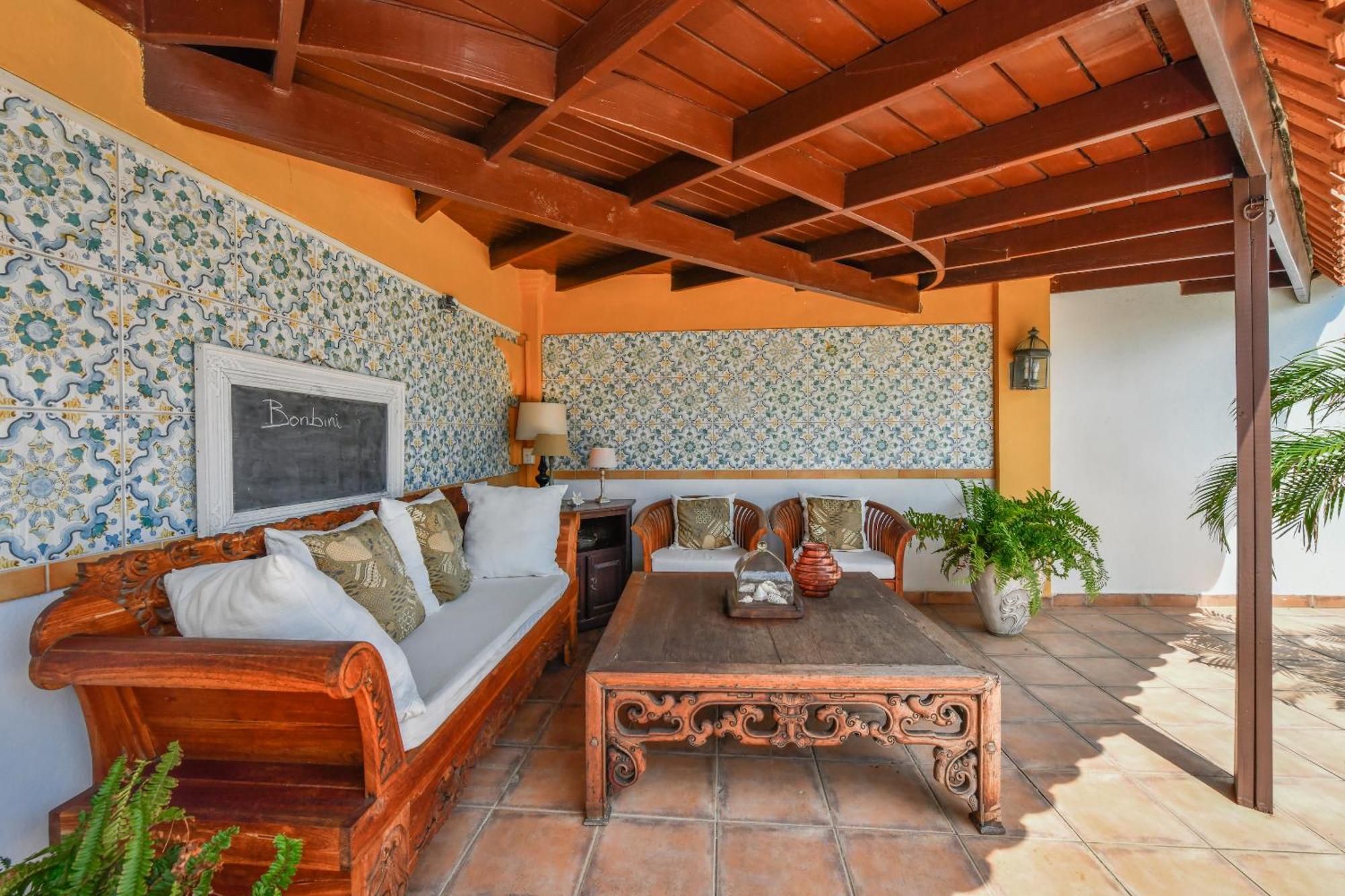 Brisas Studio Apartments Palm Beach Exterior foto