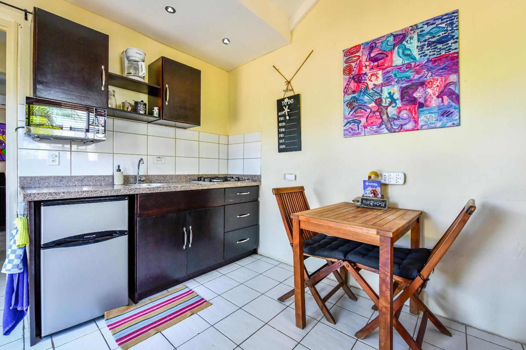 Brisas Studio Apartments Palm Beach Exterior foto